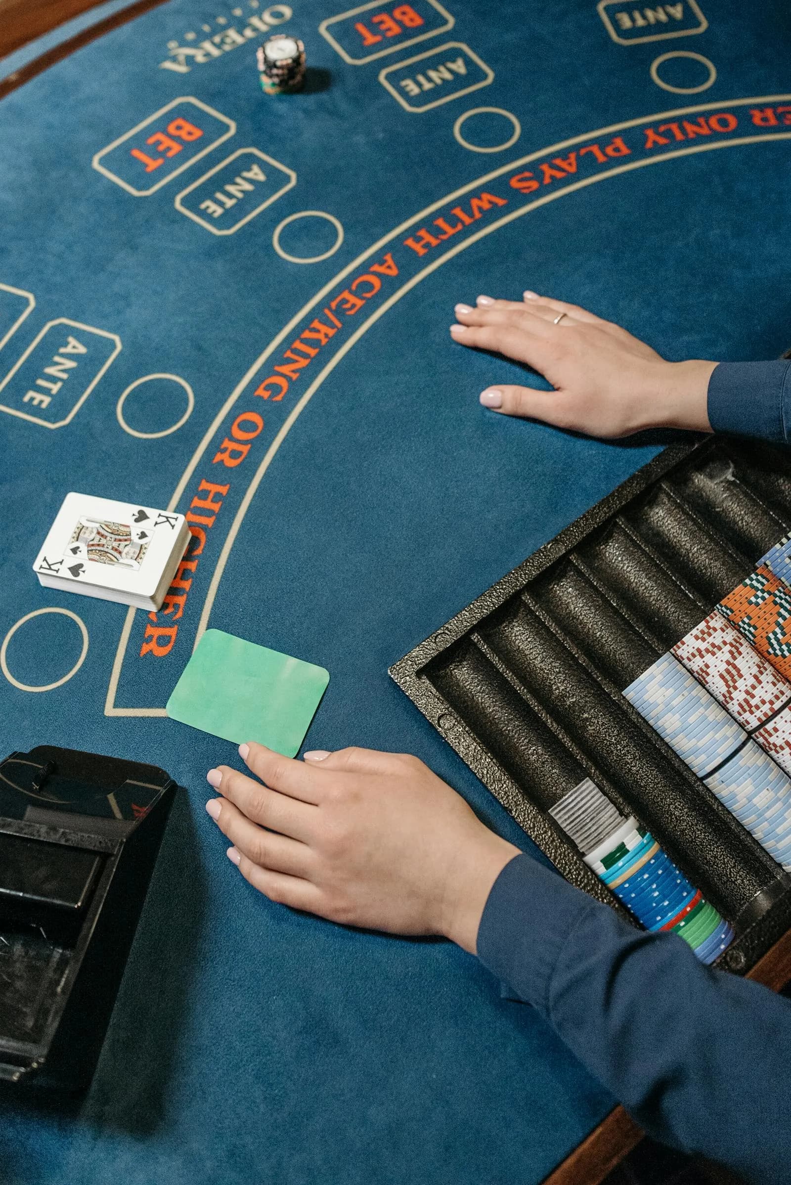 So Mô Phỏng Blackjack Một Và Tám Bộ Bài