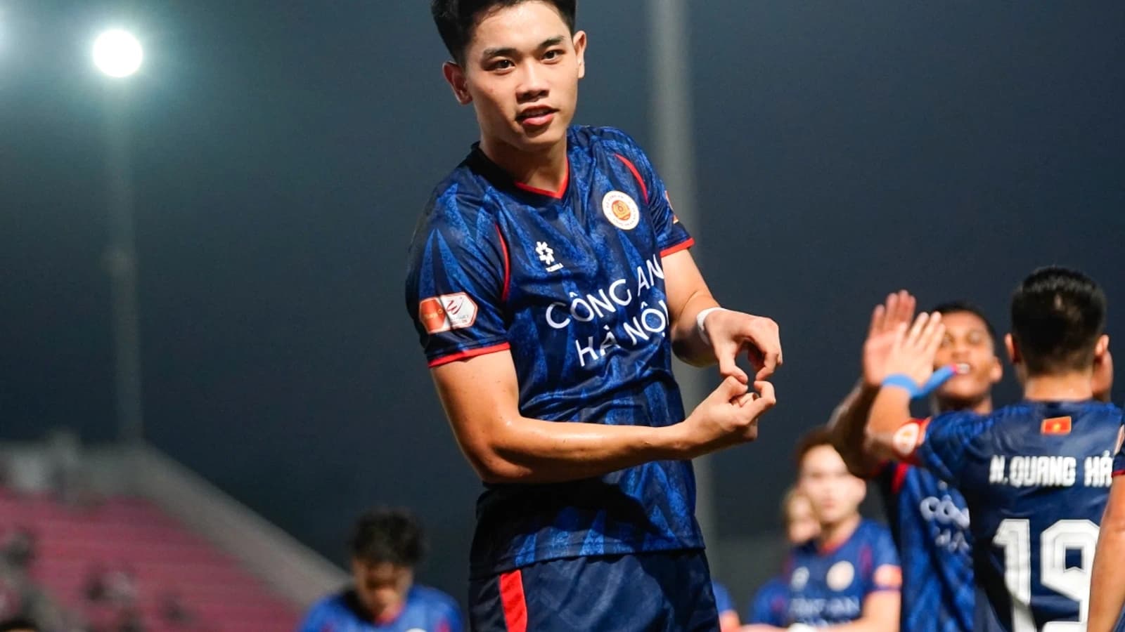 Hồ Sơ LA1-10VJQO8: Chờ Nguồn Đối Chiếu